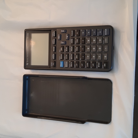 Texas Instrument TI-82 Graphing Calculator - Picture 2 of 3